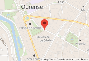 Trastero en rúa do concello, Ourense